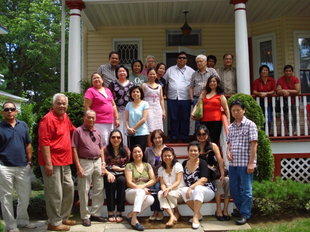 New Jersey alumni gathering at the residence of Joji Jalandoni in Leonia, NJ.