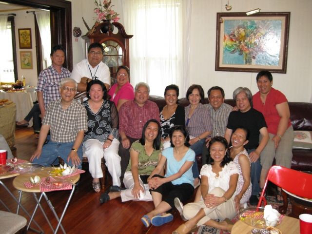 New Jersey alumni gathering at the residence of Joji Jalandoni.